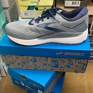 Brooks Men's Gray Running Shoes